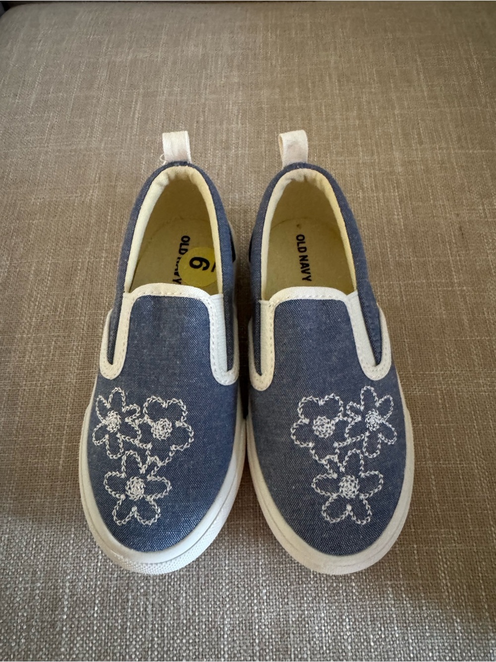 Old Navy - Toddler Girls Size 9 Blue Slip-On Floral Canvas Sneakers